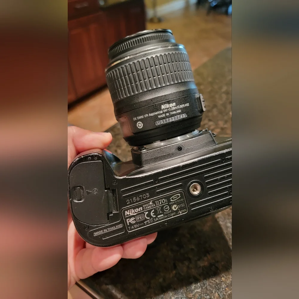 NIKON D70S NIKKOR 15-55mm DSLR Camera